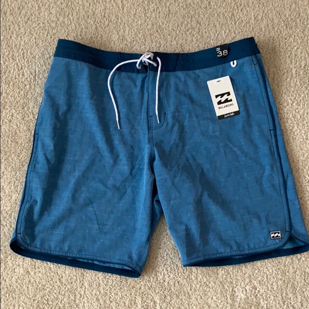 Billabong Boardshorts 38 NWT